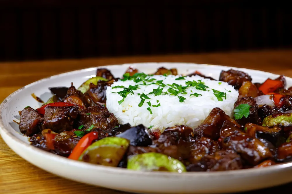 Spicy beef stir-fry with rice