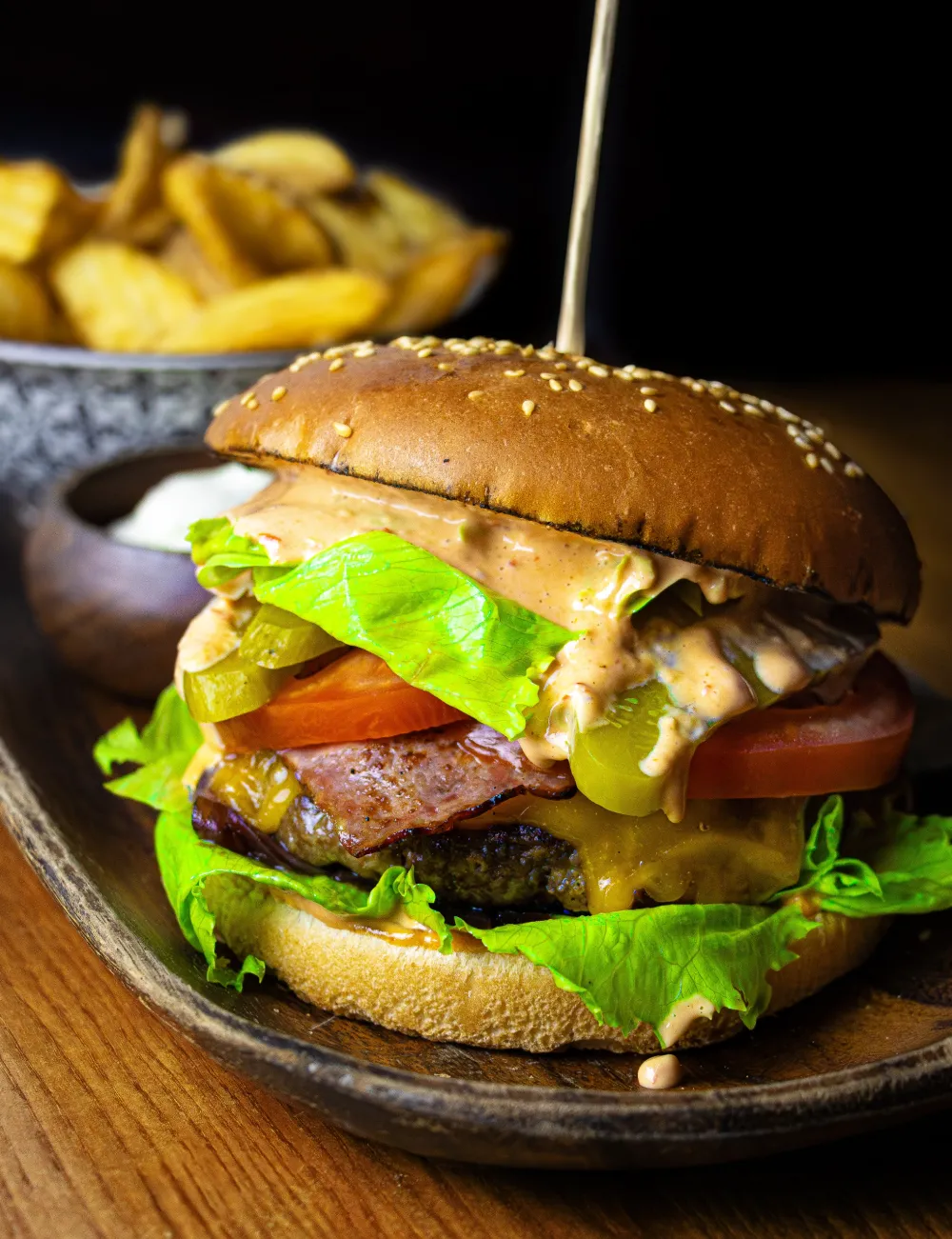 Beef burger with french fries - Butoiul de Aur